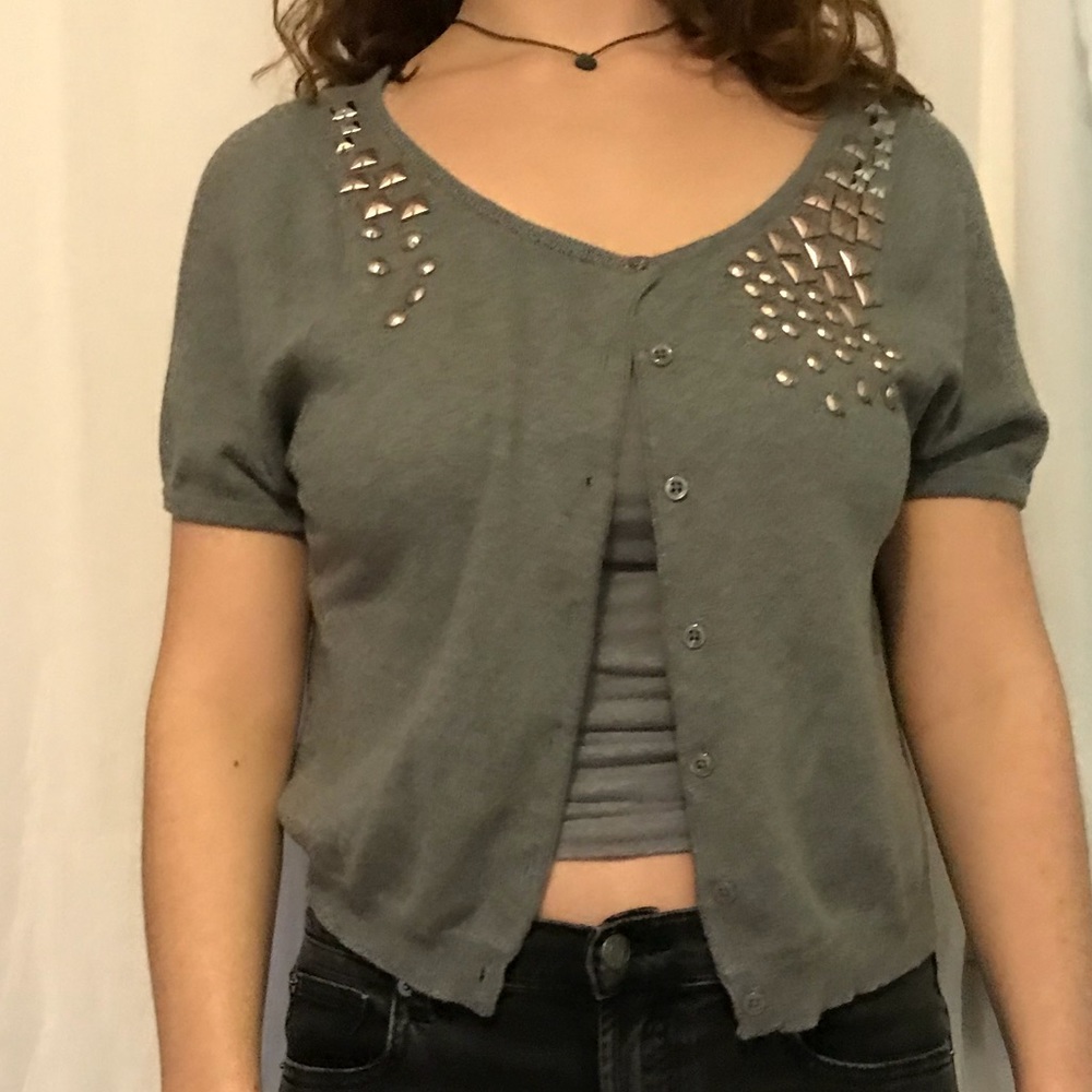 Short-sleeve cardigan